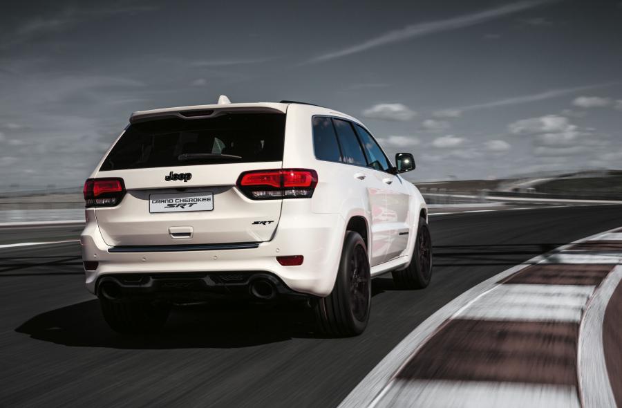  Jeep Grand Cherokee SRT Night 2016 года  (EU) (фото 2 из 2)